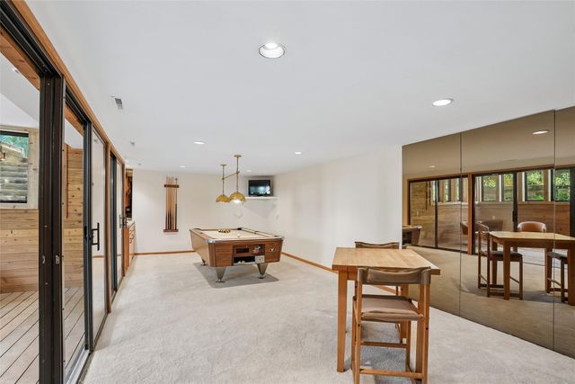 3100 Southern Hills Drive, Des Moines, IA 50321
