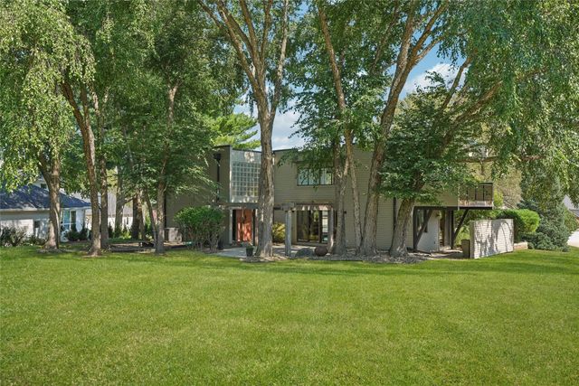 3100 Southern Hills Drive, Des Moines, IA 50321