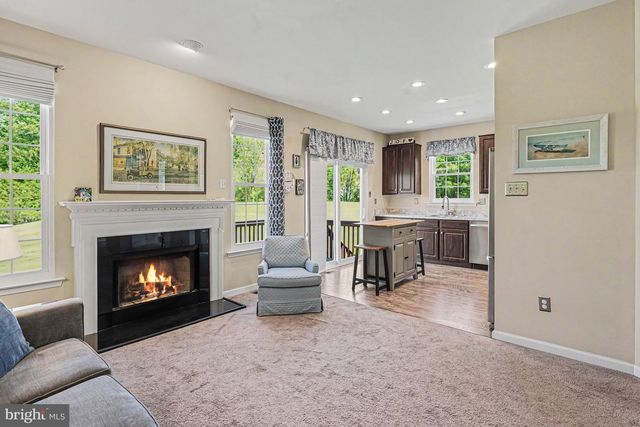 406 NOTTINGHAM LN, Collegeville, PA 19426