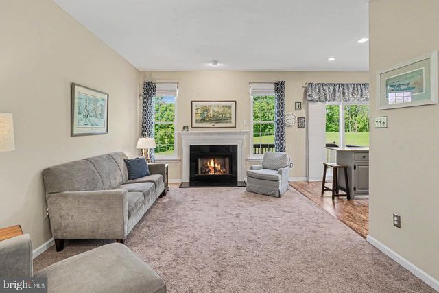 406 NOTTINGHAM LN, Collegeville, PA 19426