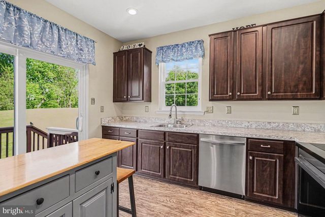 406 NOTTINGHAM LN, Collegeville, PA 19426