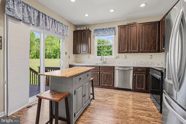 406 NOTTINGHAM LN, Collegeville, PA 19426