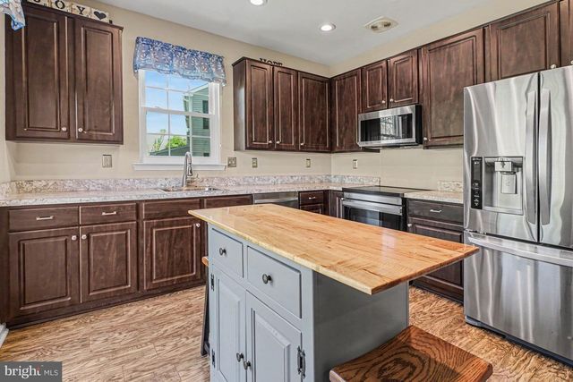 406 NOTTINGHAM LN, Collegeville, PA 19426