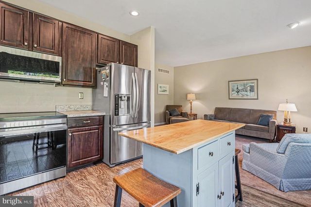 406 NOTTINGHAM LN, Collegeville, PA 19426