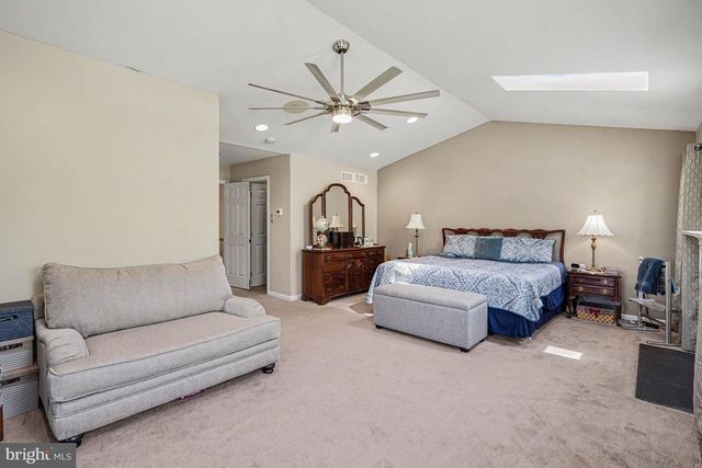 406 NOTTINGHAM LN, Collegeville, PA 19426