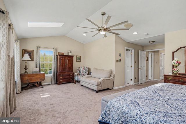 406 NOTTINGHAM LN, Collegeville, PA 19426