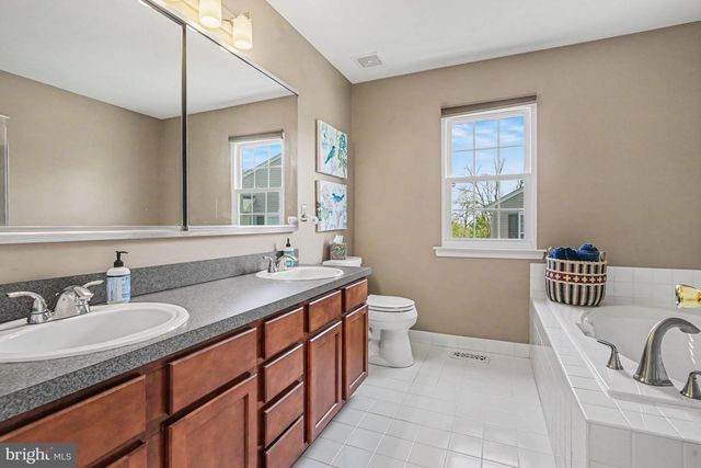 406 NOTTINGHAM LN, Collegeville, PA 19426