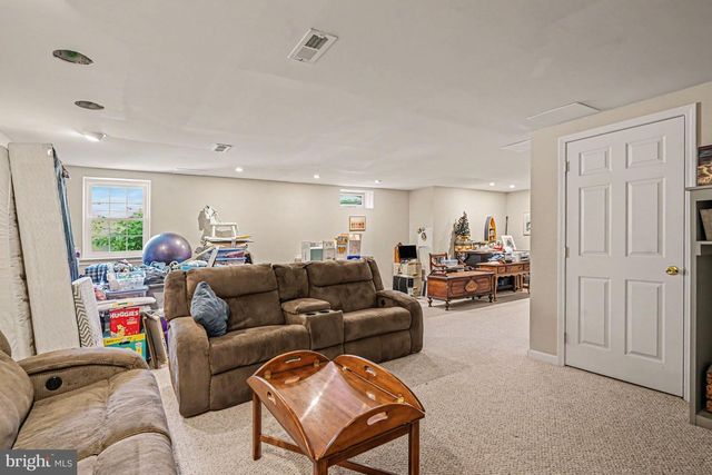 406 NOTTINGHAM LN, Collegeville, PA 19426