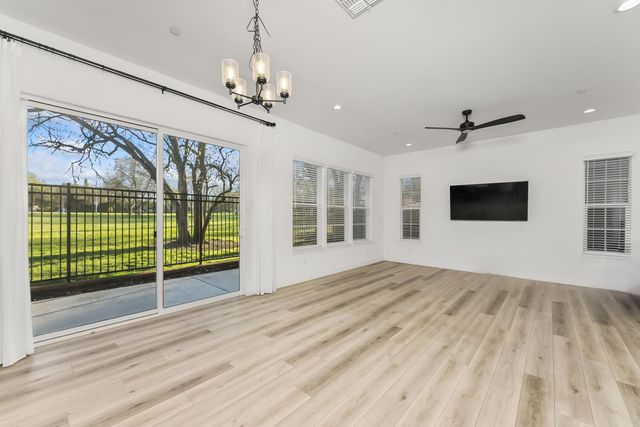 5520 Twin Bridges Loop, Citrus Heights, CA 95610