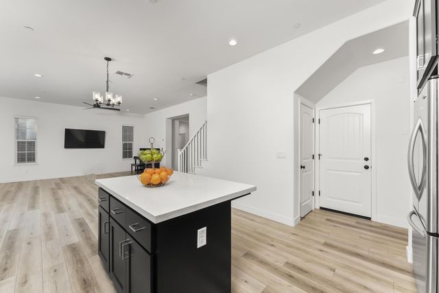 5520 Twin Bridges Loop, Citrus Heights, CA 95610