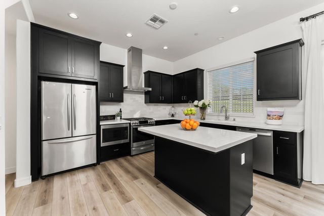 5520 Twin Bridges Loop, Citrus Heights, CA 95610