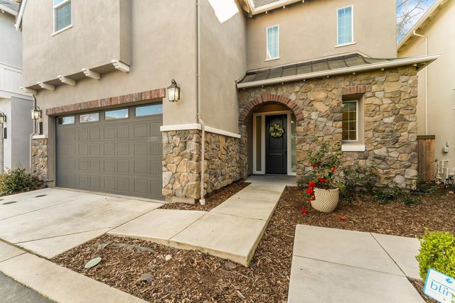 5520 Twin Bridges Loop, Citrus Heights, CA 95610