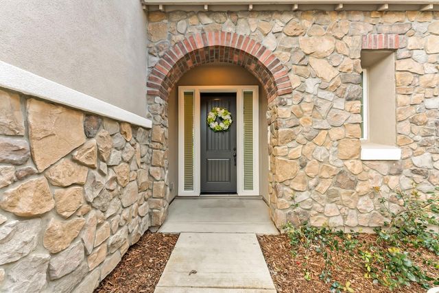 5520 Twin Bridges Loop, Citrus Heights, CA 95610