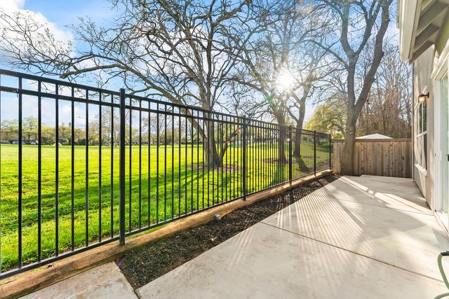 5520 Twin Bridges Loop, Citrus Heights, CA 95610