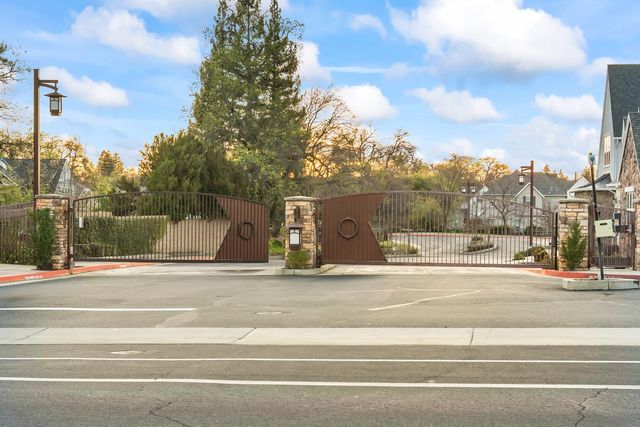 5520 Twin Bridges Loop, Citrus Heights, CA 95610