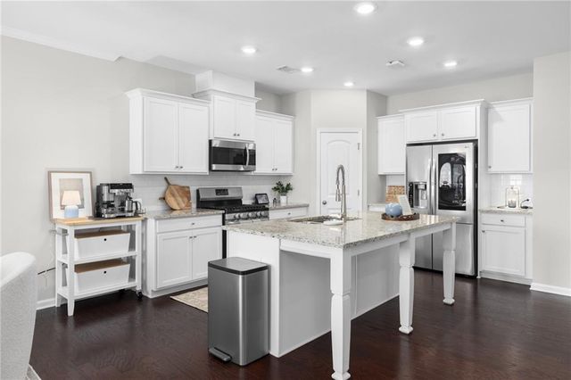 1467 Lanier Vista Drive, Sugar Hill, GA 30518