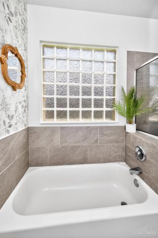 218 Heffron Circle, Hamilton Twp, OH 45039