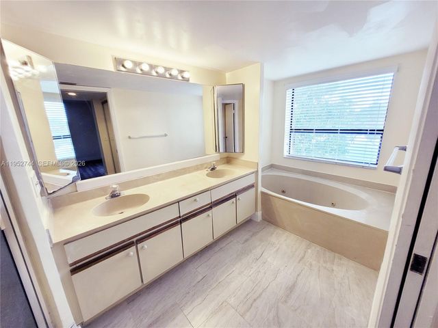 8351 S Coral Cir, North Lauderdale, FL 33068