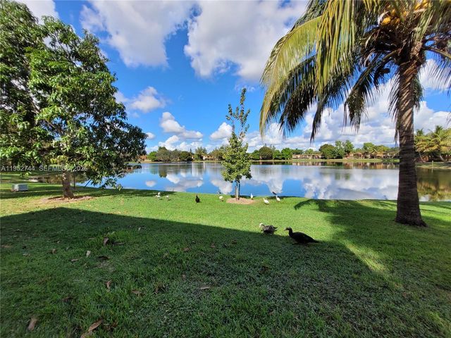 8351 S Coral Cir, North Lauderdale, FL 33068