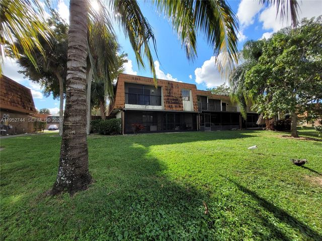 8351 S Coral Cir, North Lauderdale, FL 33068