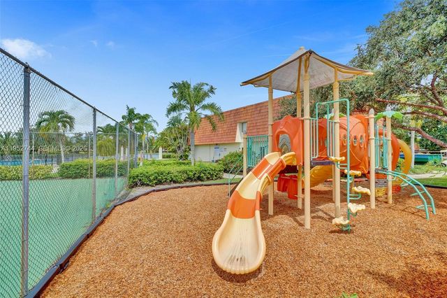 8351 S Coral Cir, North Lauderdale, FL 33068