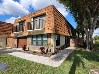 8351 S Coral Cir, North Lauderdale, FL 33068