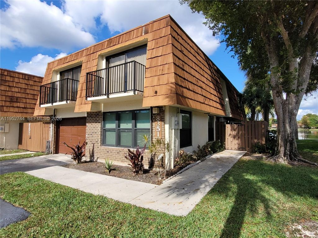8351 S Coral Cir, North Lauderdale, FL 33068