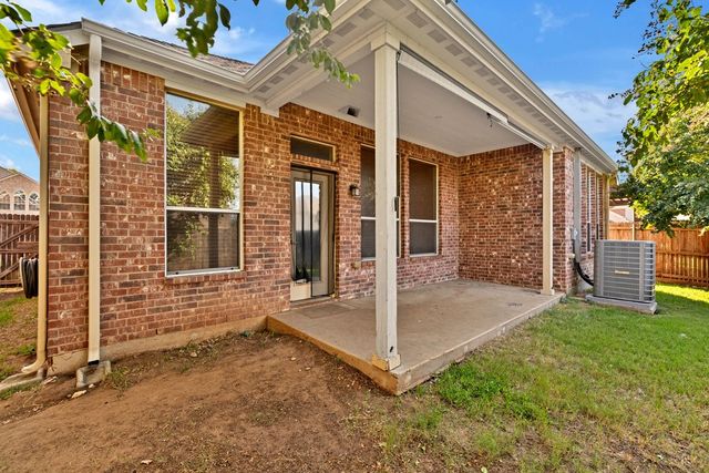 2808 Cedar Ridge Lane, Fort Worth, TX 76177