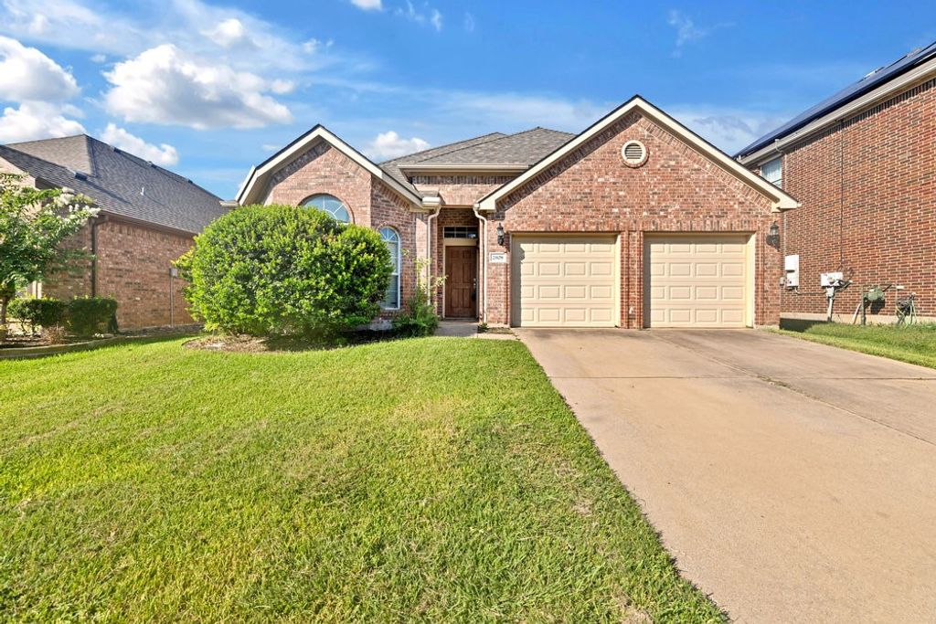 2808 Cedar Ridge Lane, Fort Worth, TX 76177
