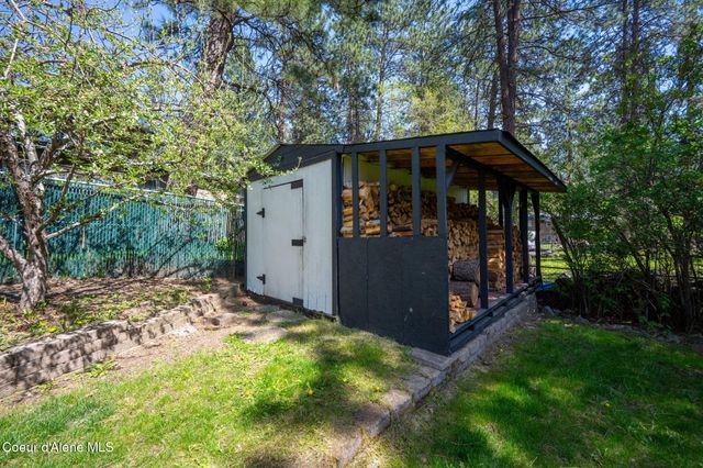 211 S PINEWOOD DR, Post Falls, ID 83854