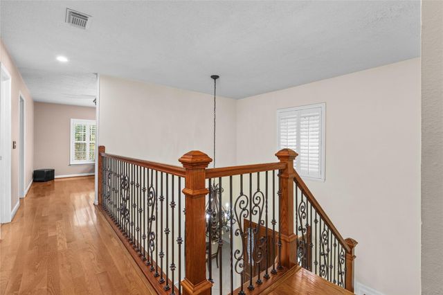 38 E Summer Storm Circle, The Woodlands, TX 77381