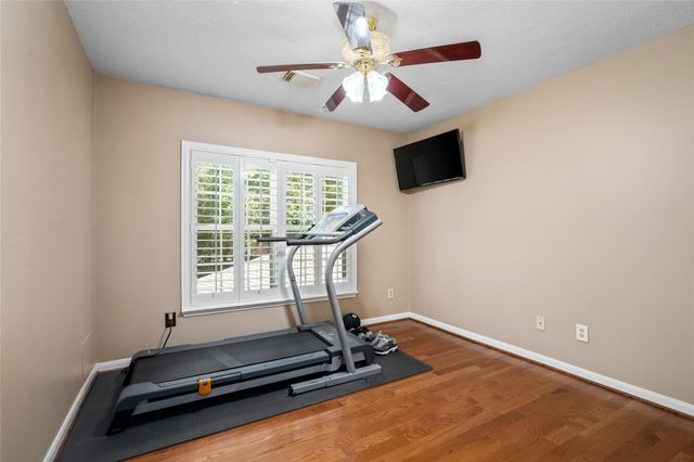 38 E Summer Storm Circle, The Woodlands, TX 77381