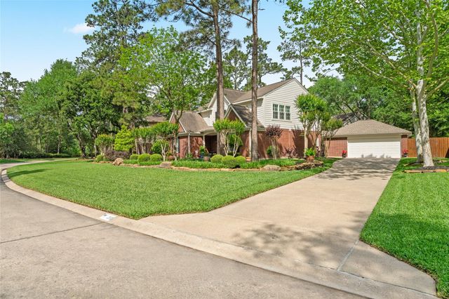 38 E Summer Storm Circle, The Woodlands, TX 77381