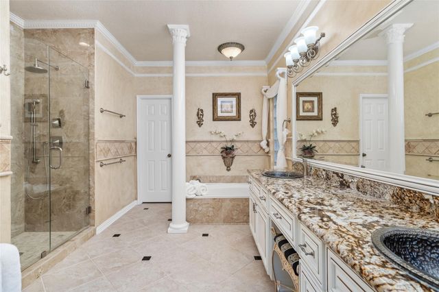 38 E Summer Storm Circle, The Woodlands, TX 77381