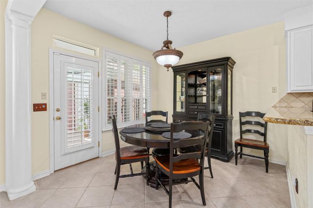 38 E Summer Storm Circle, The Woodlands, TX 77381