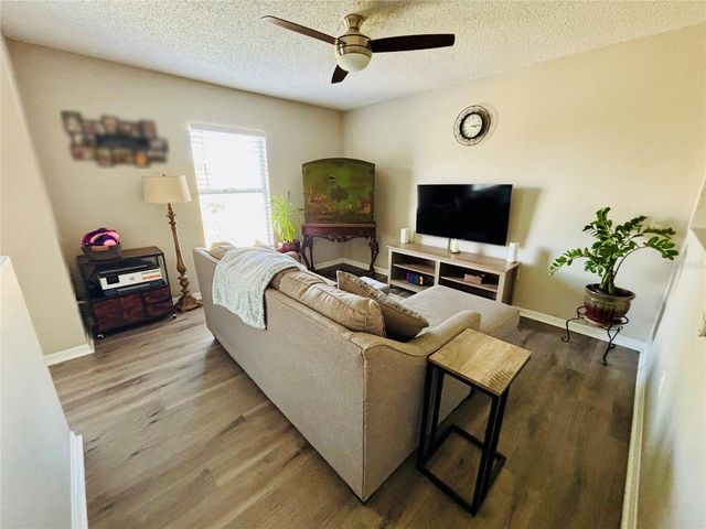 307 VELVETEEN PLACE, Chuluota, FL 32766