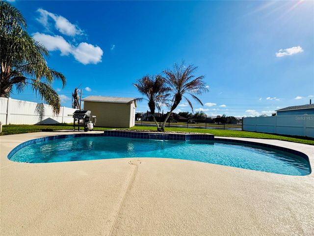 307 VELVETEEN PLACE, Chuluota, FL 32766