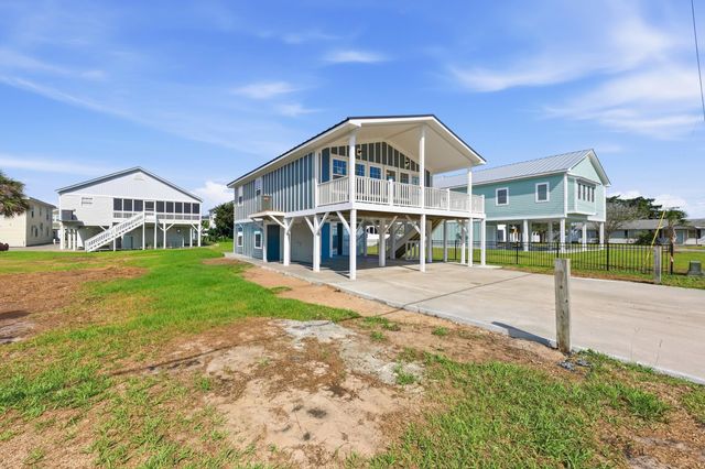 317 29th Ave. N, North Myrtle Beach, SC 29582