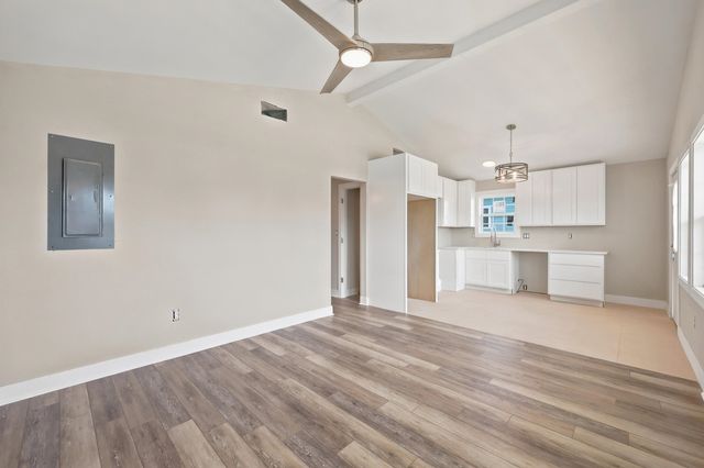317 29th Ave. N, North Myrtle Beach, SC 29582
