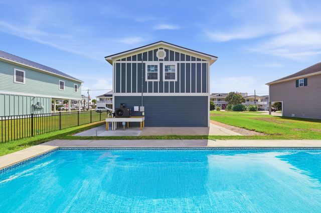 317 29th Ave. N, North Myrtle Beach, SC 29582