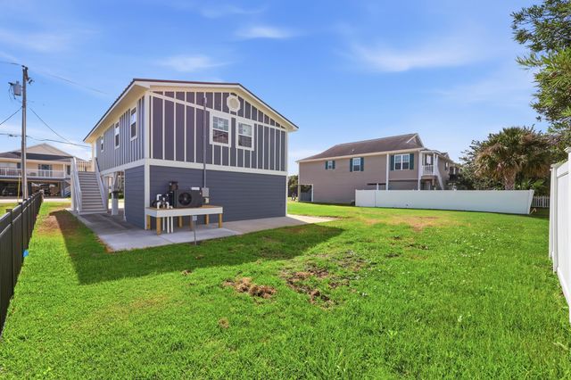 317 29th Ave. N, North Myrtle Beach, SC 29582