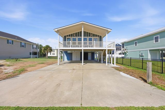 317 29th Ave. N, North Myrtle Beach, SC 29582