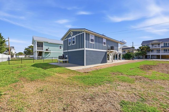 317 29th Ave. N, North Myrtle Beach, SC 29582