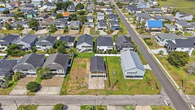 317 29th Ave. N, North Myrtle Beach, SC 29582