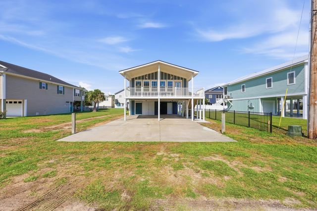 317 29th Ave. N, North Myrtle Beach, SC 29582