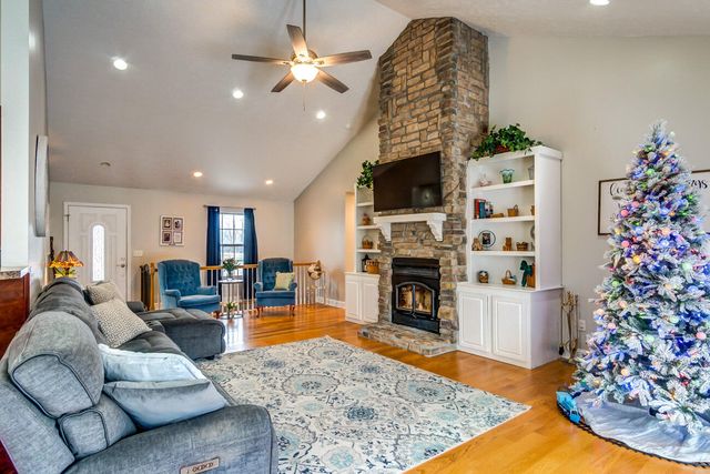 3001 Noble Court, Waco, KY 40385