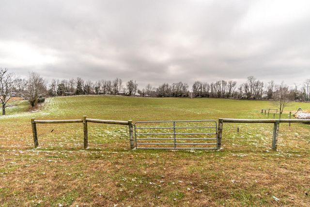 3001 Noble Court, Waco, KY 40385