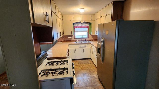 202 N 2nd Avenue, Columbus, KS 66725