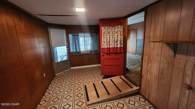 202 N 2nd Avenue, Columbus, KS 66725