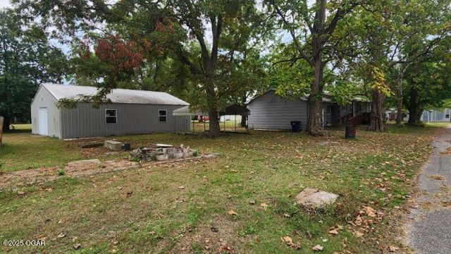 202 N 2nd Avenue, Columbus, KS 66725